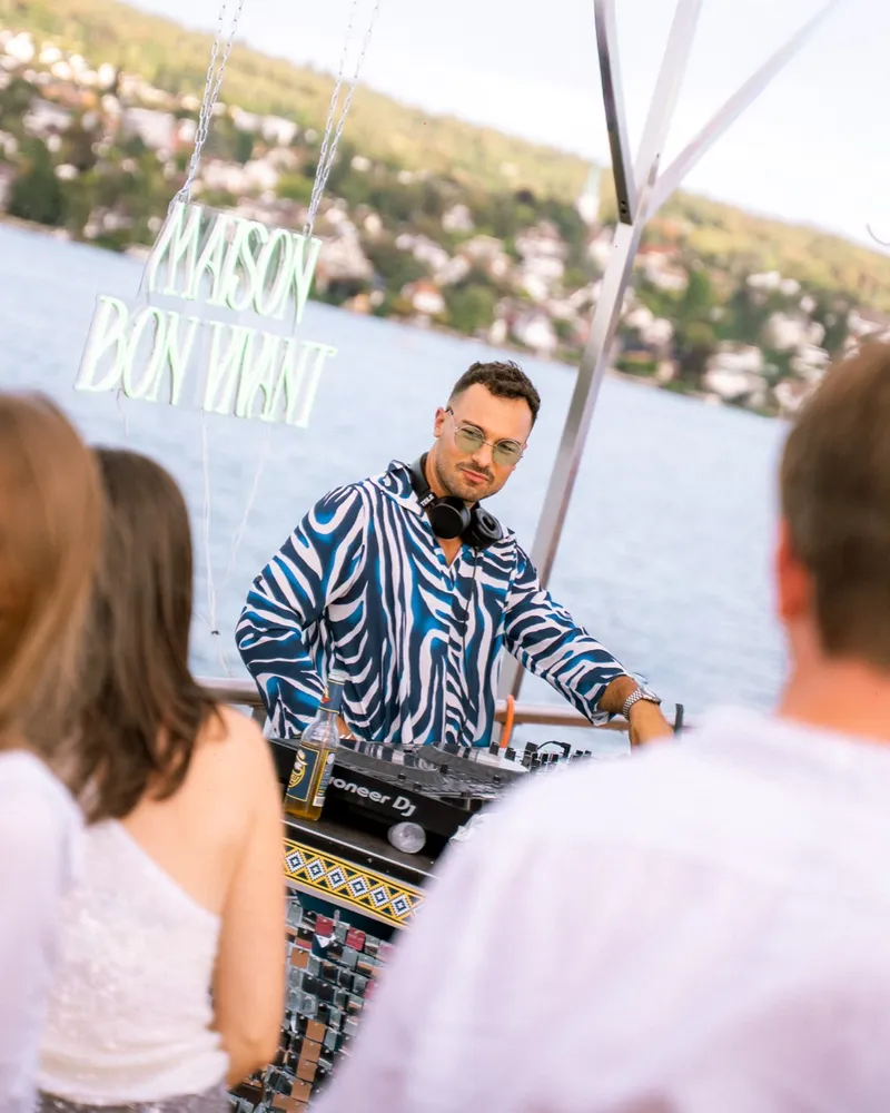 Disco sur l'eau, 48