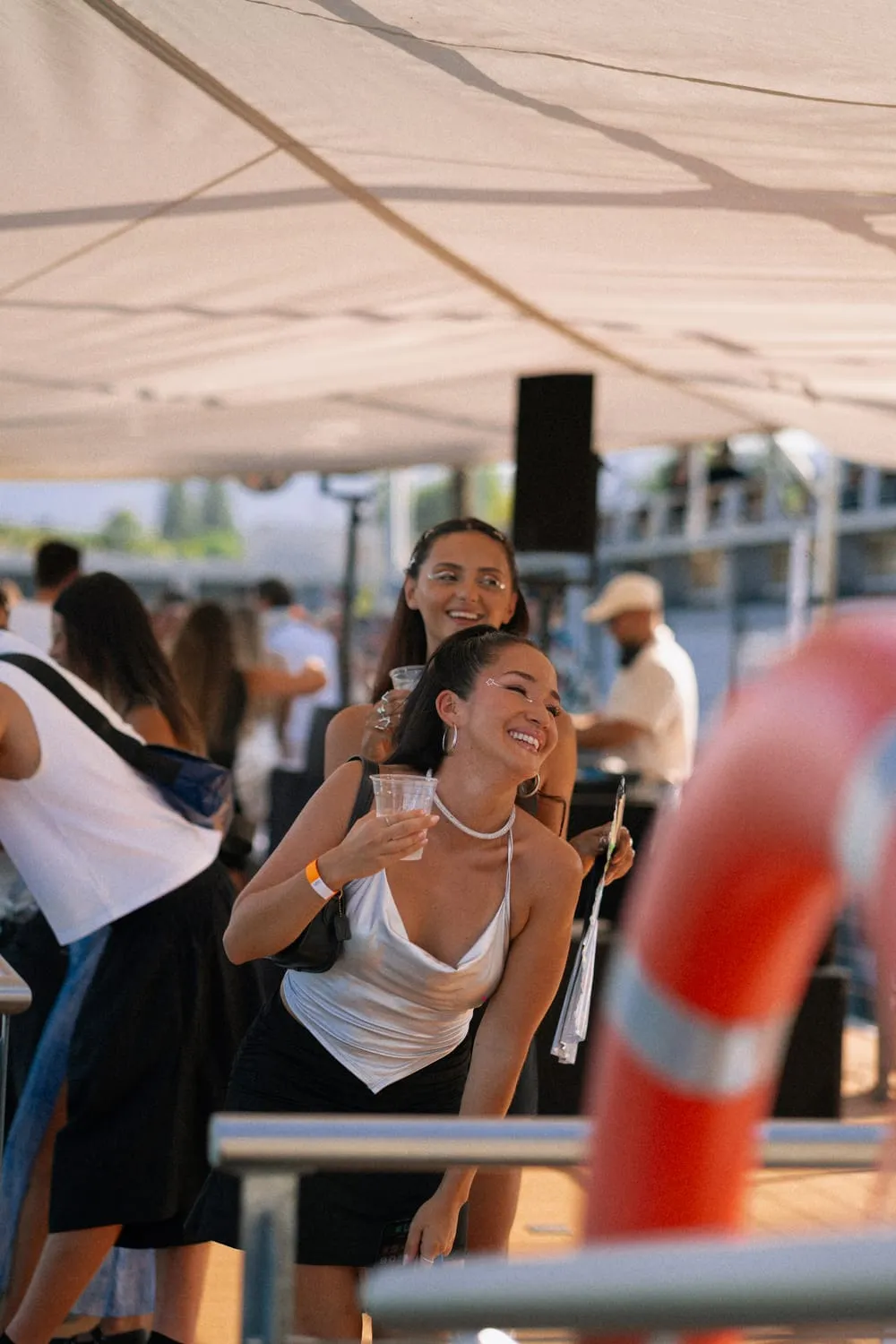 Parade au Lac, 70