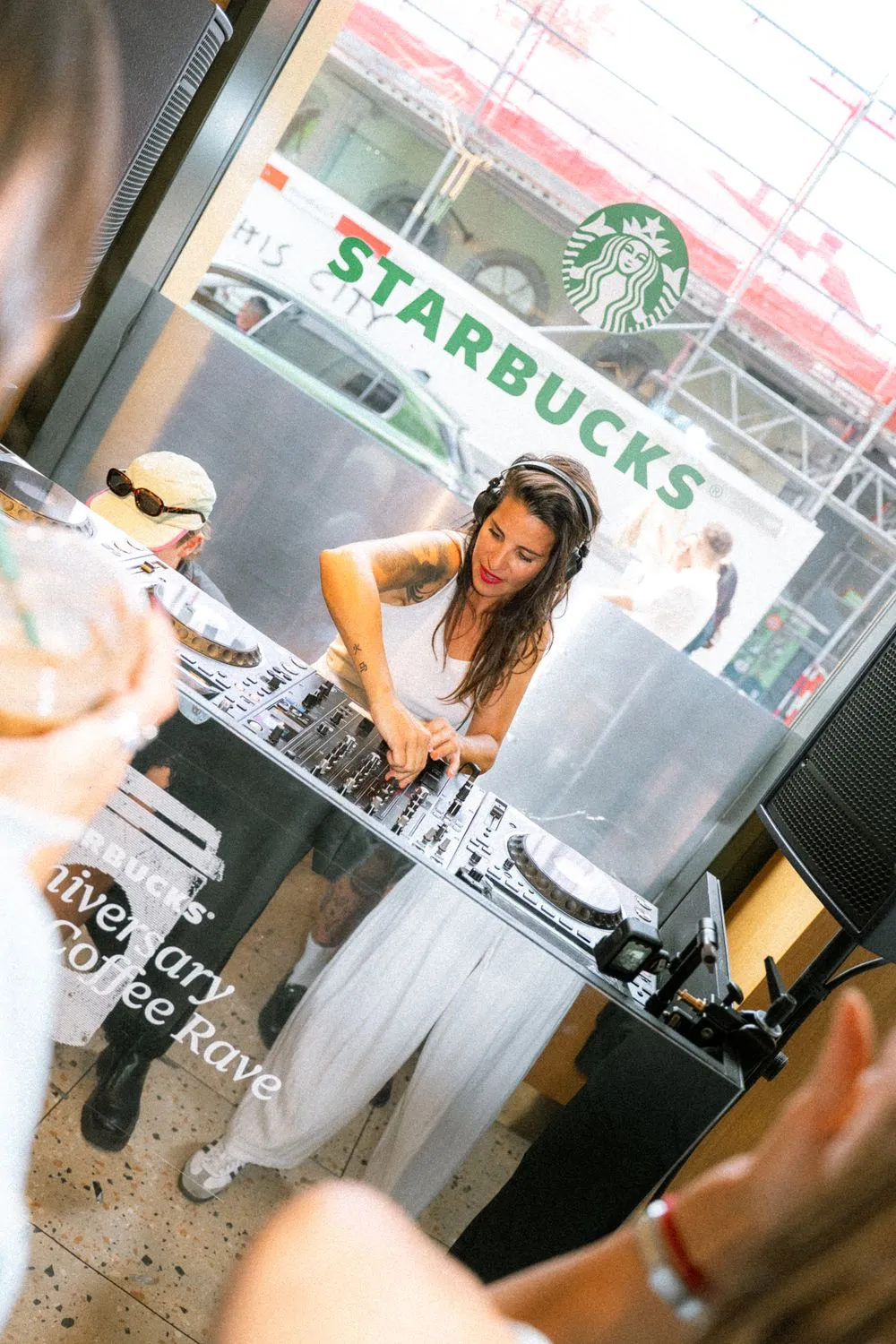 Un Jour avec Starbucks, 32