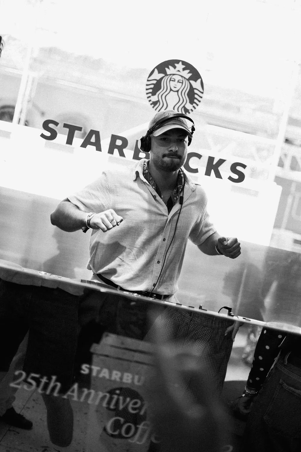 Un Jour avec Starbucks, 64