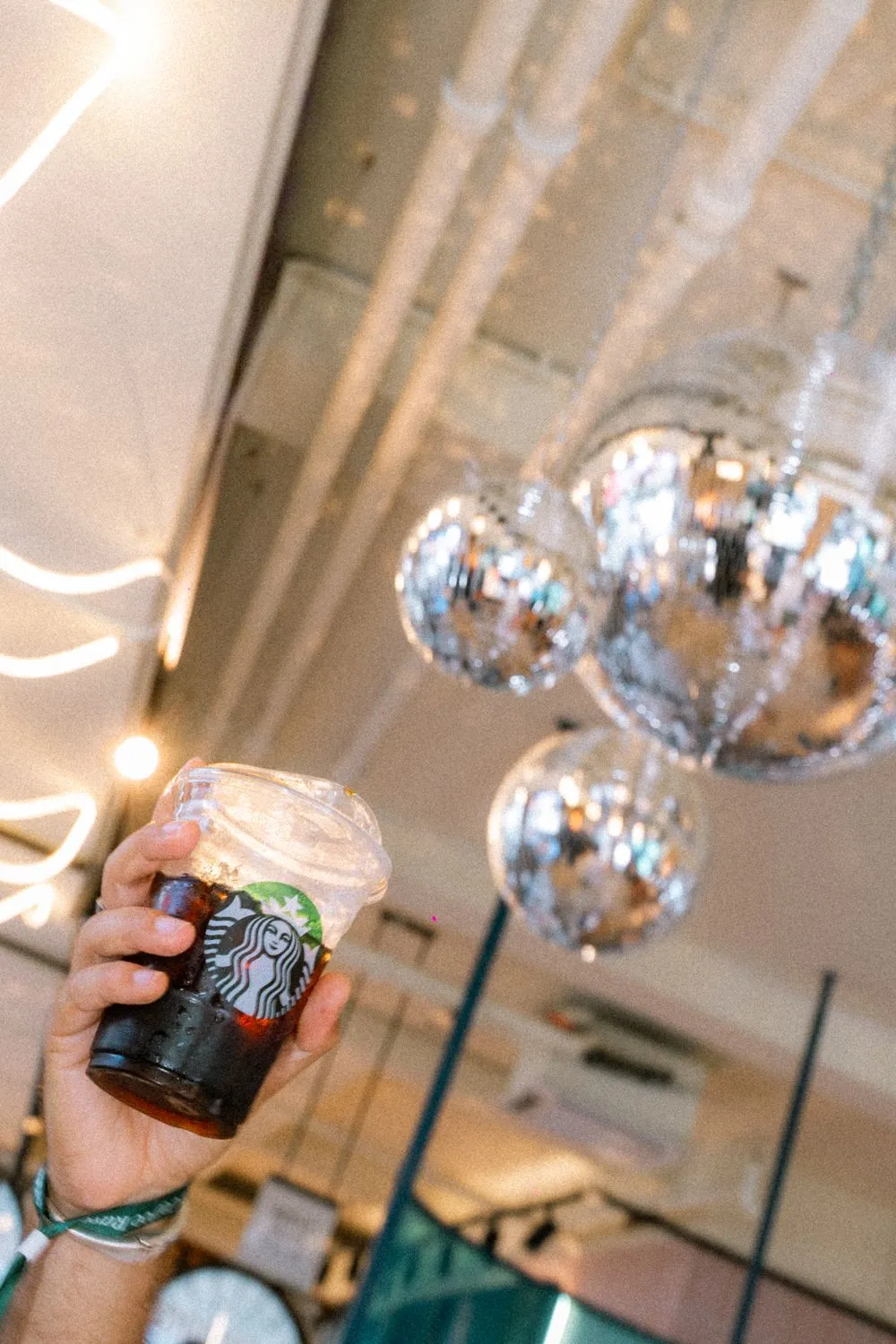 Un Jour avec Starbucks, 82